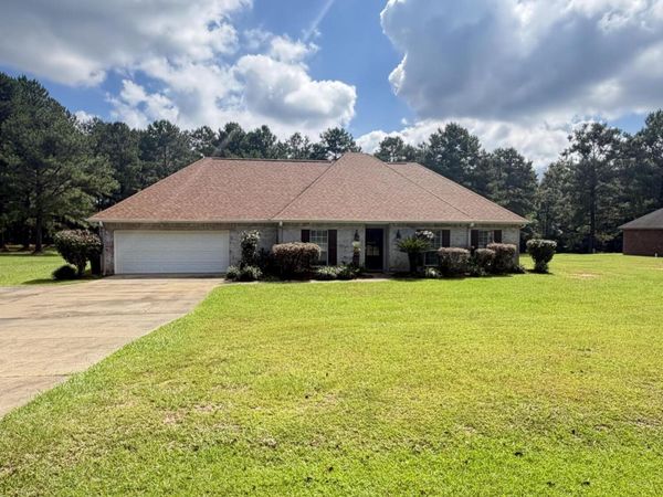 1043 Quail Ridge Drive, McComb, MS 39648