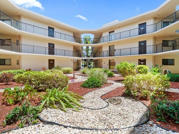 5100 Las Verdes Circle, Unit 316, Delray Beach, FL 33484
