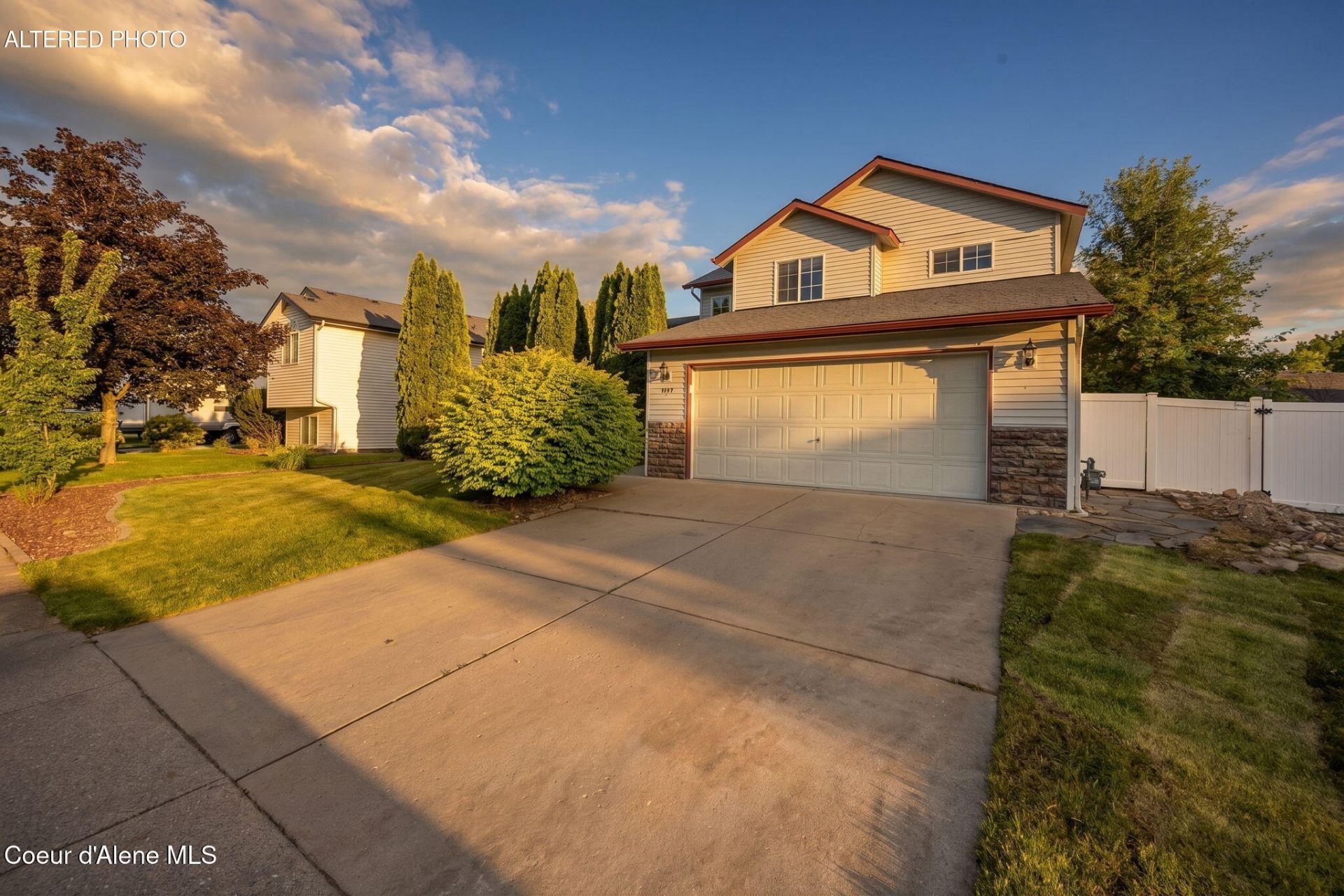 2473 N Bunchgrass Dr, Post Falls, ID 83854 Main Photo