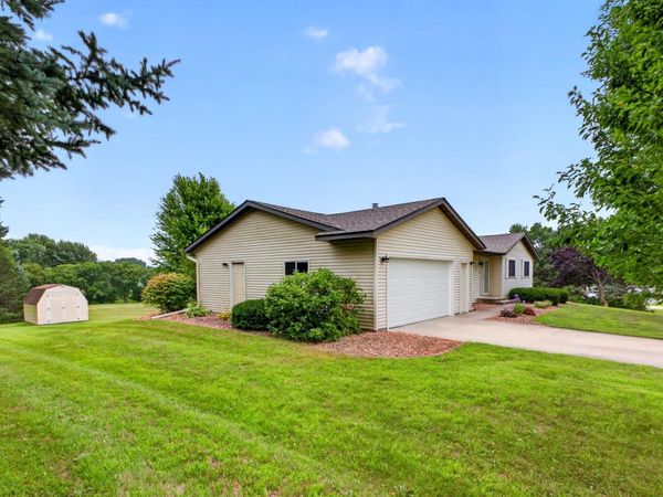 524 10th Avenue SE, Byron, MN 55920