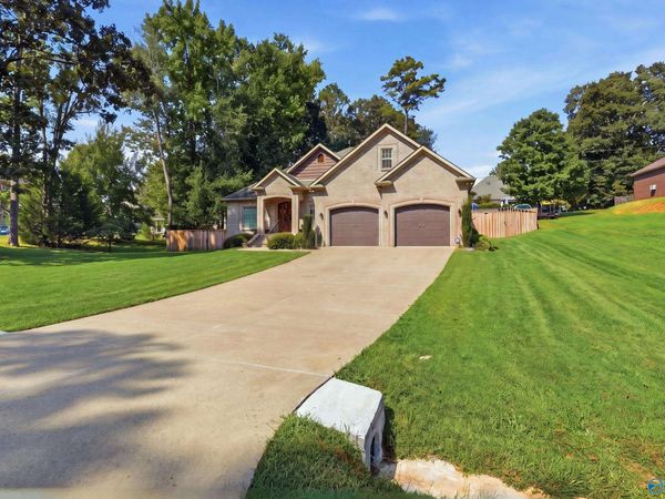 286 Plantation Circle, Killen, AL 35645