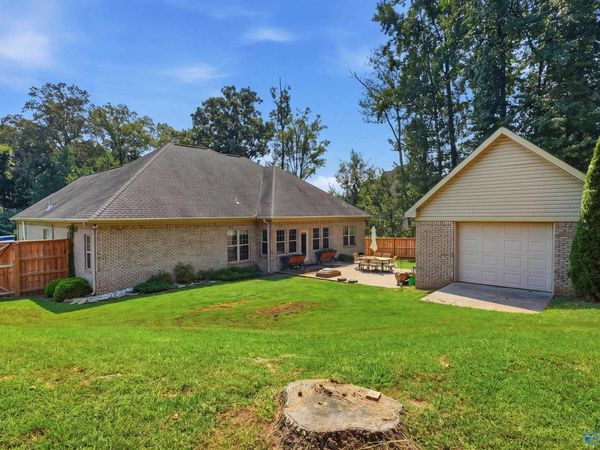 286 Plantation Circle, Killen, AL 35645