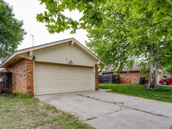 1011 ROYAL Lane, Yukon, OK 73099