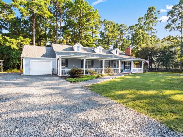 1631 Chadwick Shores Drive, Sneads Ferry, NC 28460