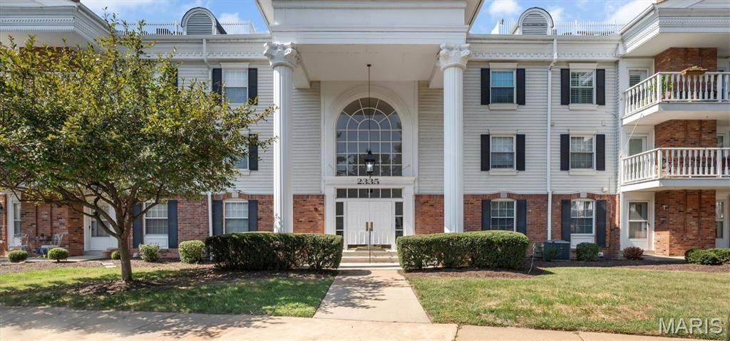 2335 Manor Grove Drive , Unit 10, Chesterfield, MO 63017 Main Photo
