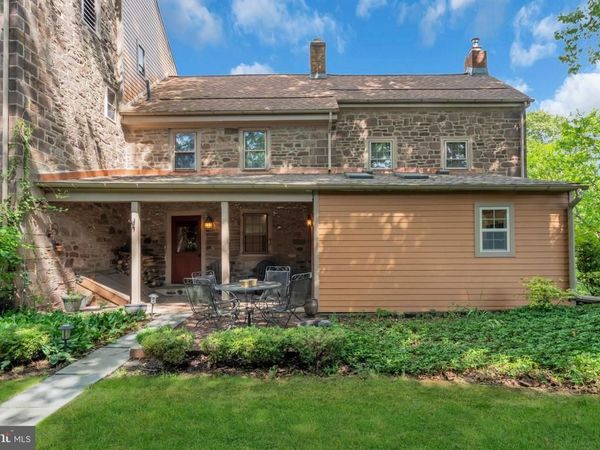 4 LEEDOM PLACE , NEWTOWN, PA 18940