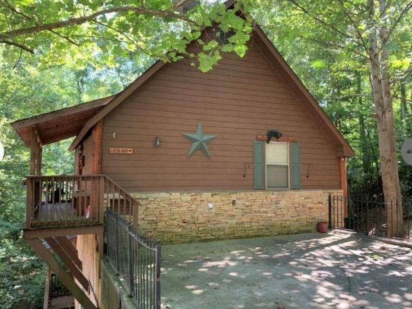 335 Greenwood Way , Pigeon Forge, TN 37863