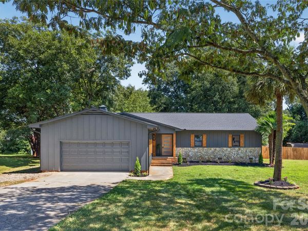 129 Mooreland Road, Mooresville, NC 28117