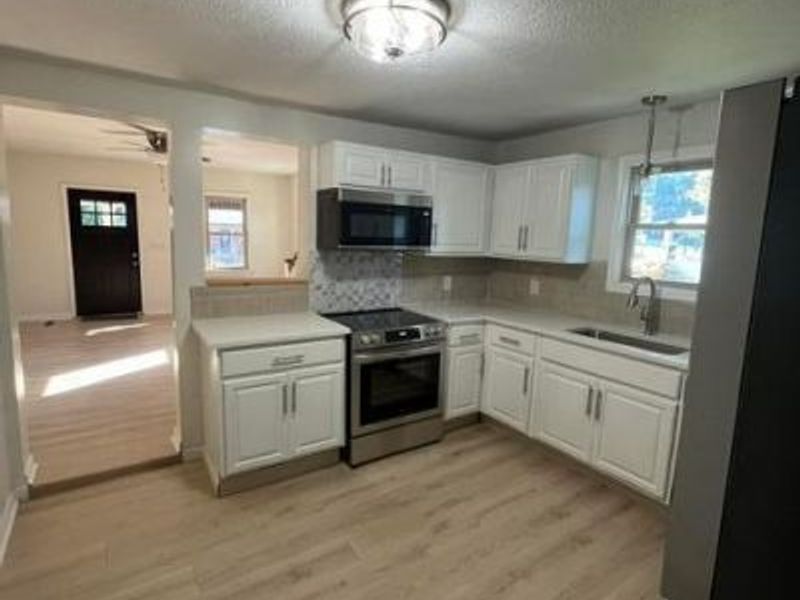 75 W Columbus Street , Lithopolis, OH 43136 Photo 7