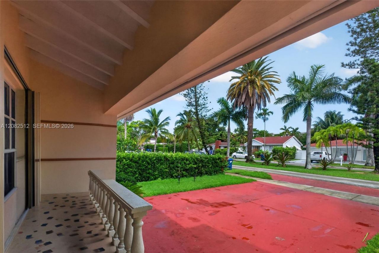 1590 NE 110th St , Miami, FL 33161 Photo