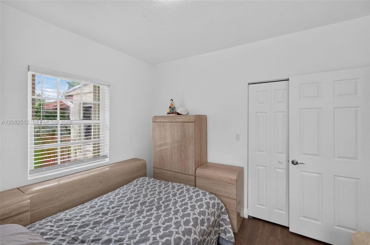 1590 NE 110th St , Miami, FL 33161 Photo