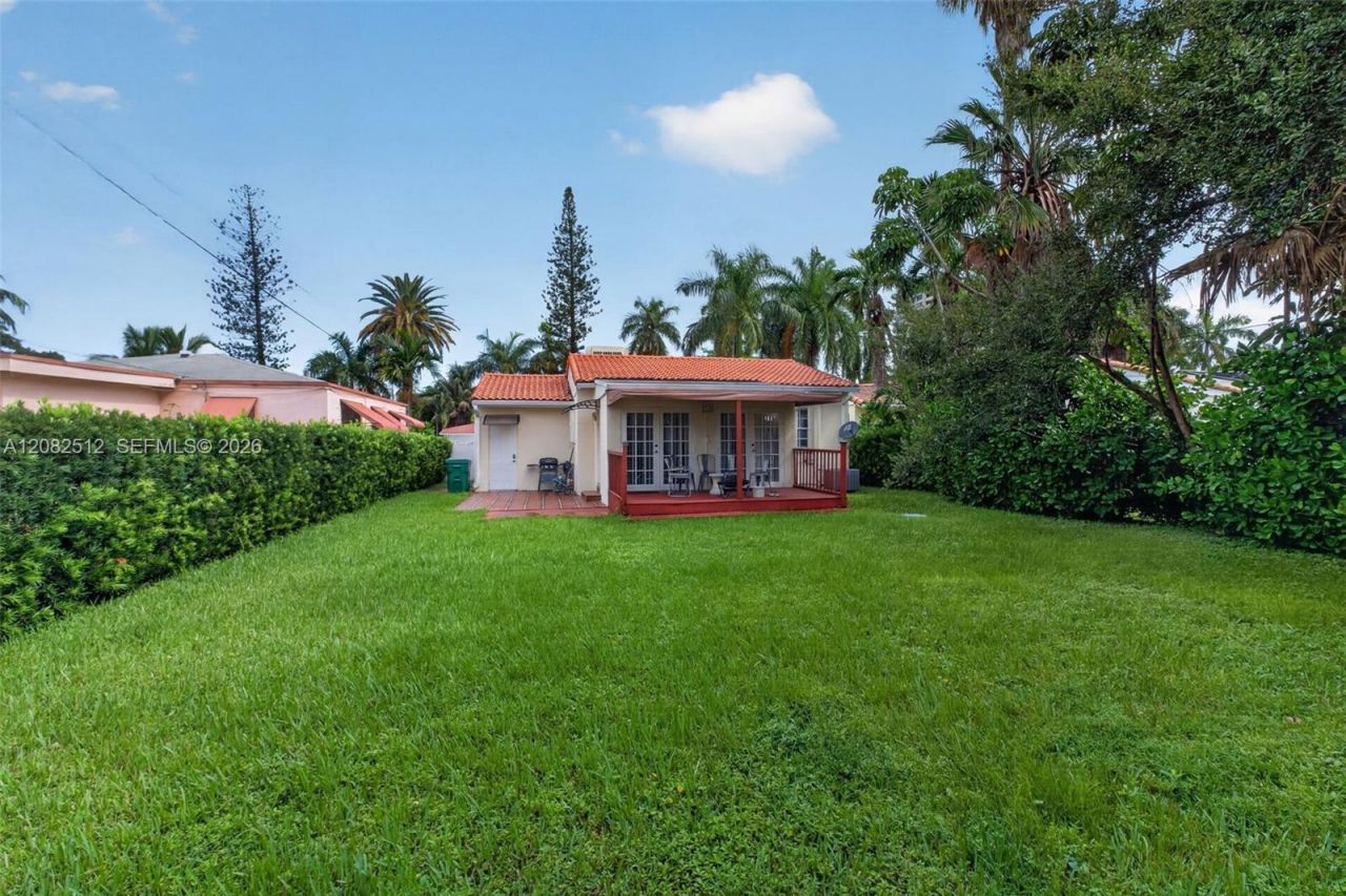 1590 NE 110th St , Miami, FL 33161 Photo