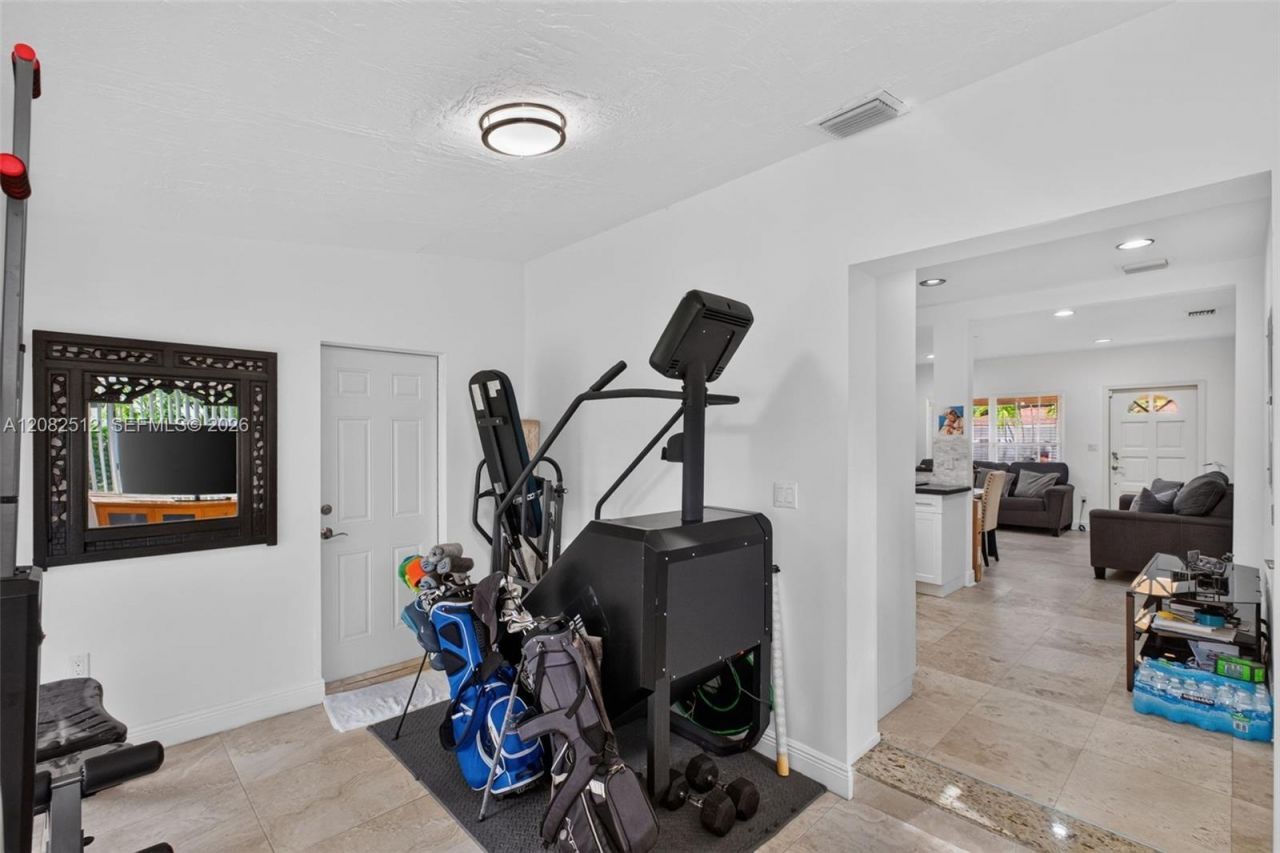 1590 NE 110th St , Miami, FL 33161 Photo