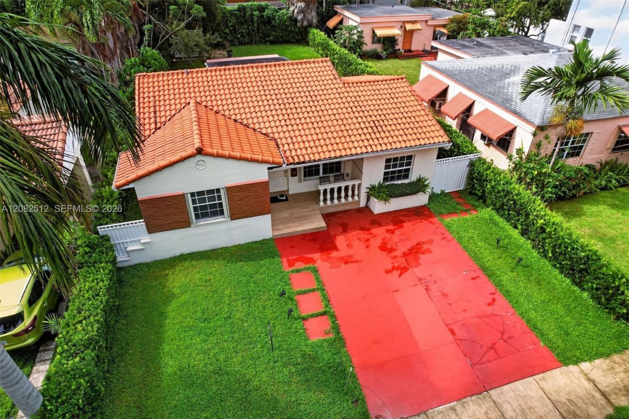 1590 NE 110th St , Miami, FL 33161 Photo