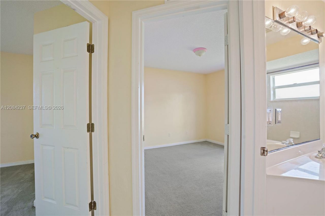 5961 NW Brenda Cir, Port Saint Lucie, FL 34986 Photo