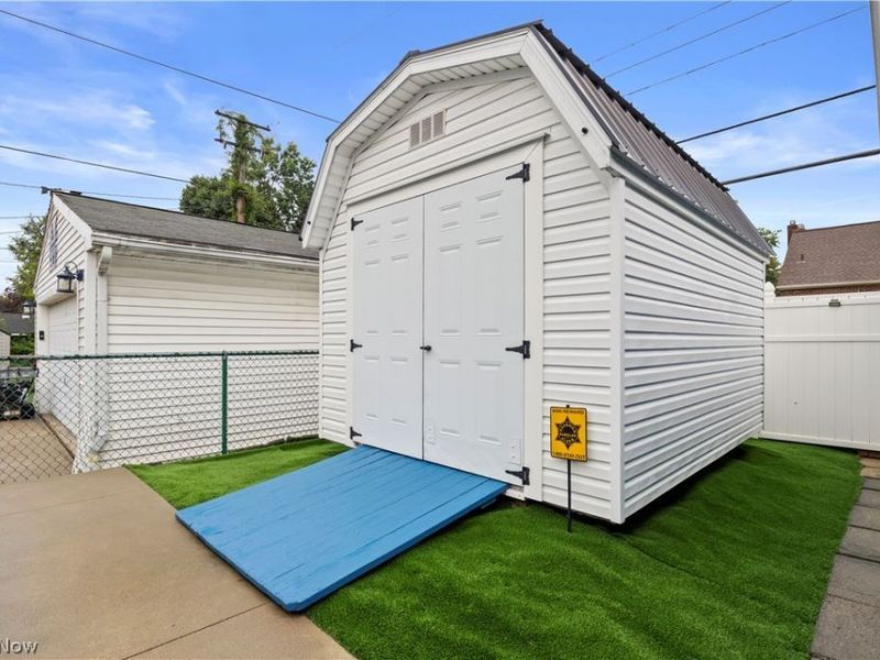 3569 Warren Road, Cleveland, OH 44111 Photo 2