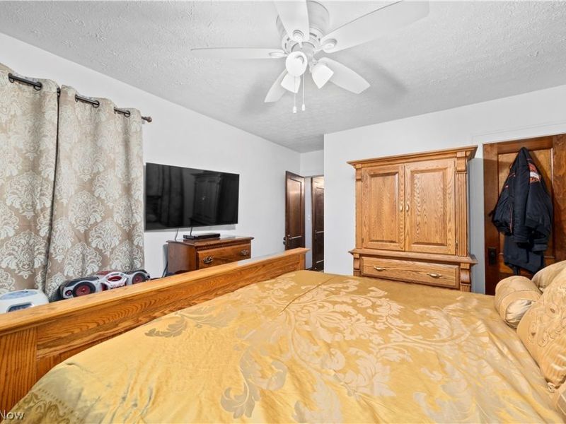 3569 Warren Road, Cleveland, OH 44111 Photo 22