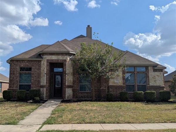 408 Valley Ridge Drive, Red Oak, TX 75154