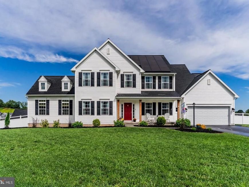 887 Ashfield Drive, Carlisle, PA 17015 Main Photo