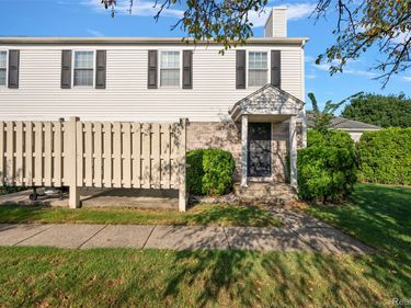 44555 N Bunker Hill Drive , Clinton Township, Mi 48038