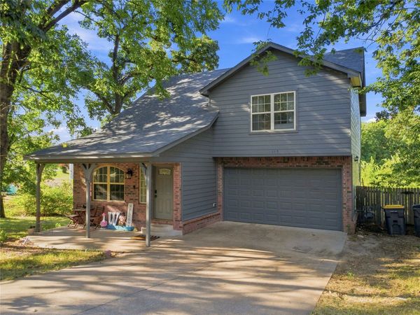 107 E 116th Place , Jenks, OK 74037