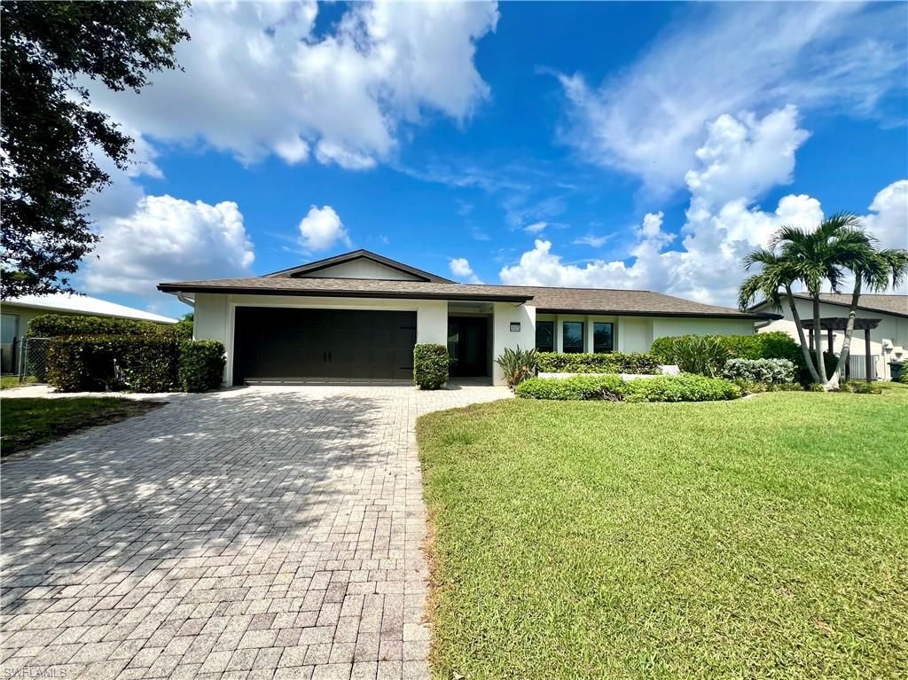 5573 Amoroso Dr, Fort Myers, FL 33919 Photo