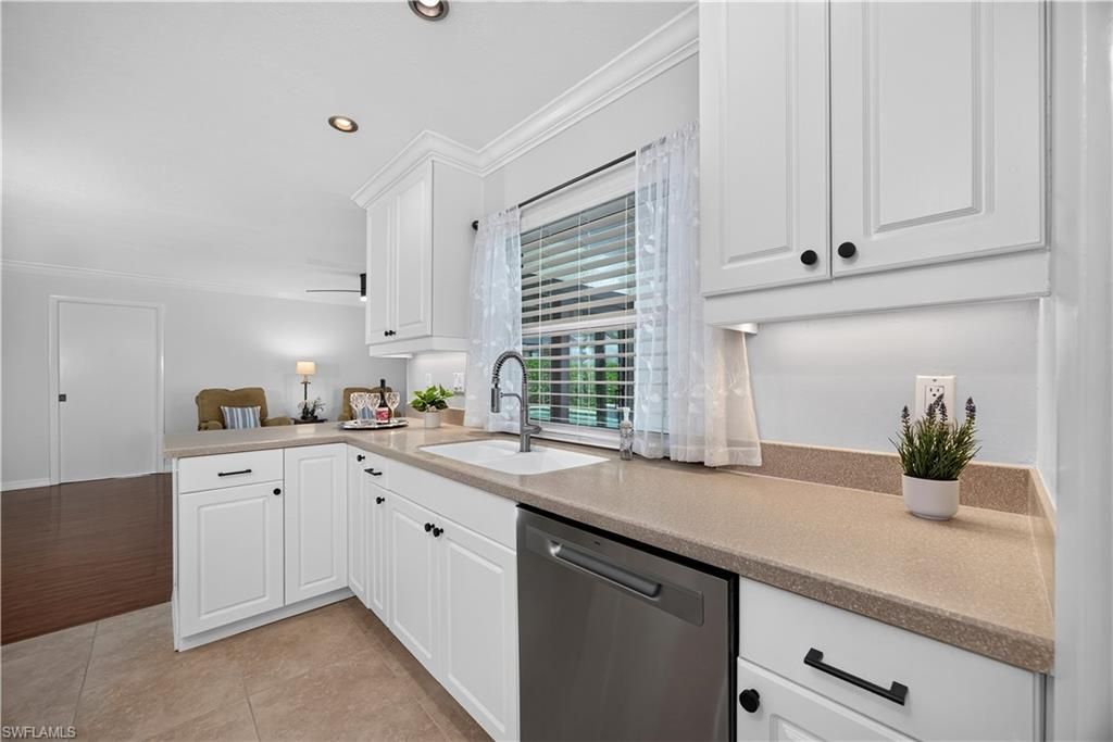 5573 Amoroso Dr, Fort Myers, FL 33919 Photo