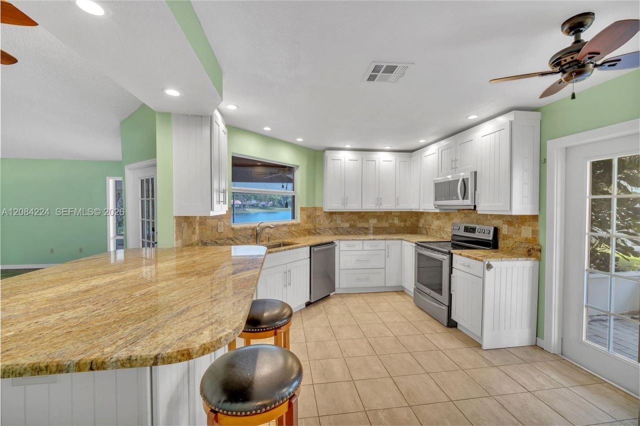 685 SE 25th Ln , Homestead, FL 33033 Photo