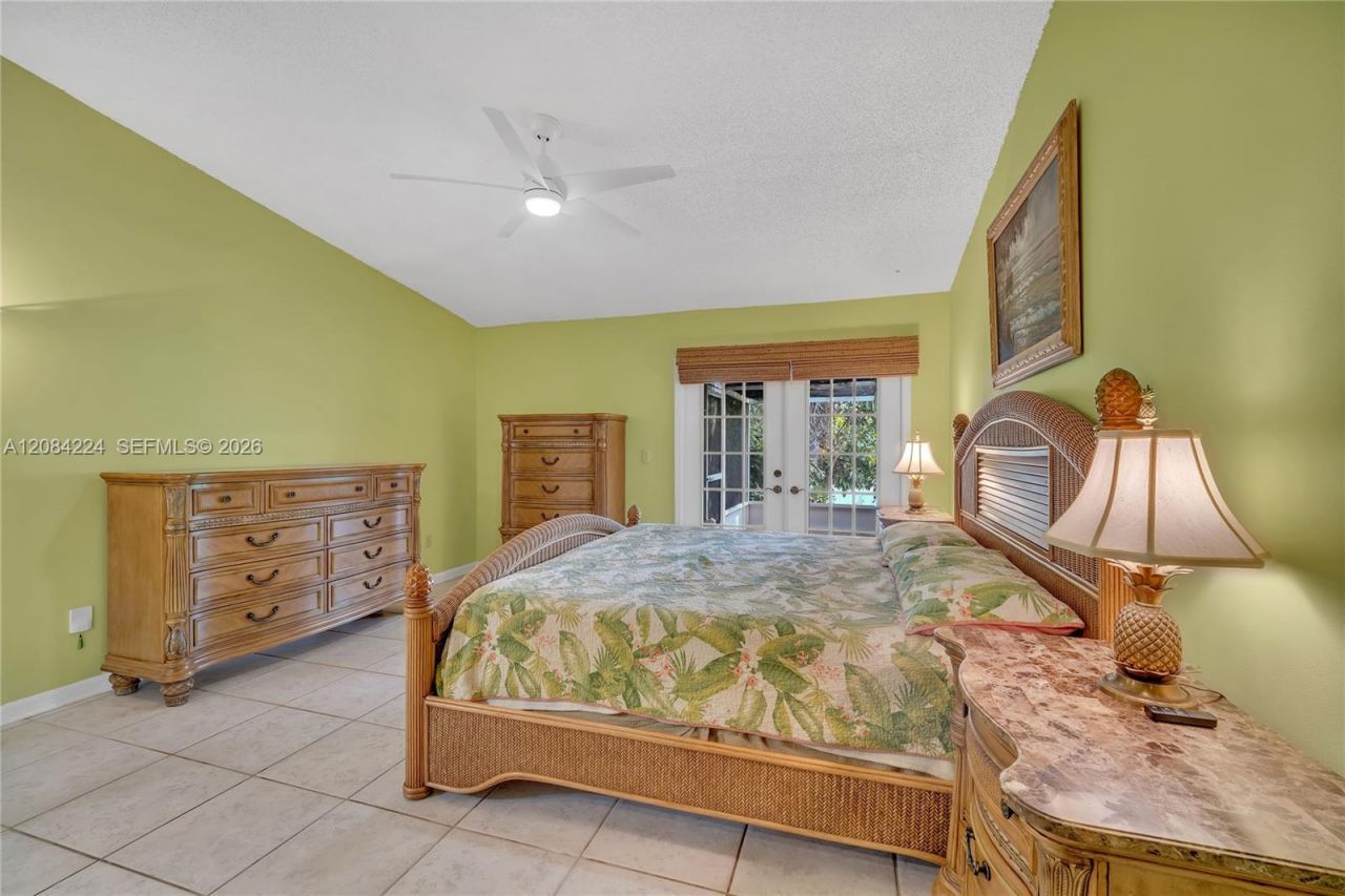 685 SE 25th Ln , Homestead, FL 33033 Photo