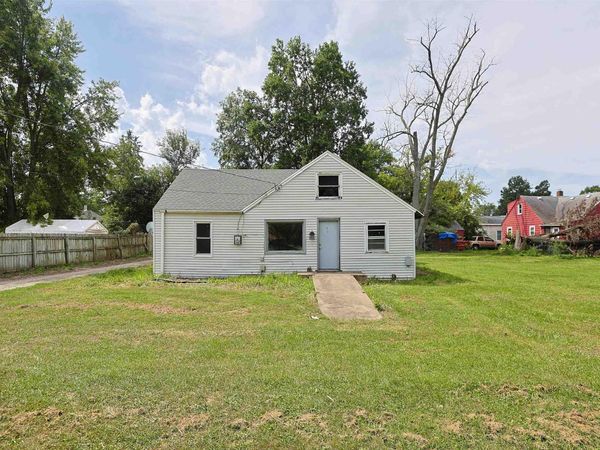 111 N Grand Street, Lakeville, IN 46536