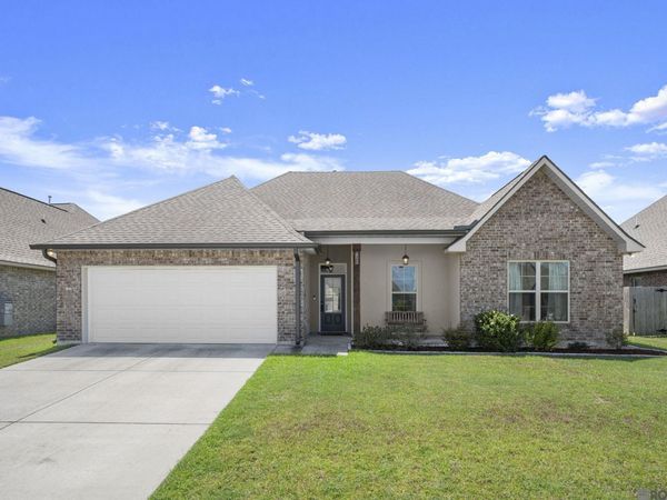 1596 Plains Ridge Ave, Zachary, LA 70791