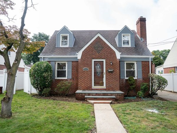 586 Stratford Road , Baldwin, NY 11510