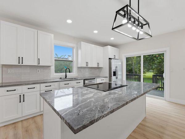 653 W Main Street , Plain City, OH 43064