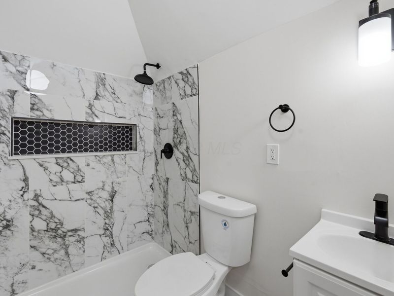 653 W Main Street , Plain City, OH 43064 Photo 8