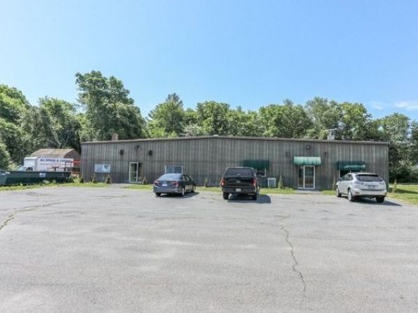 570 Turnpike St, Easton, MA 02334