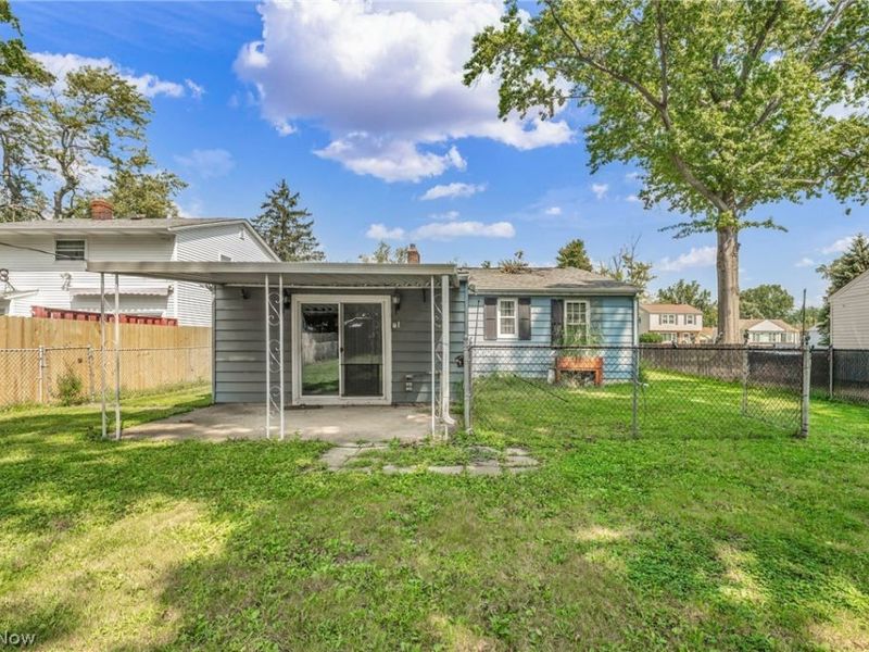 1002 E 331st Street, Eastlake, OH 44095 Photo 2