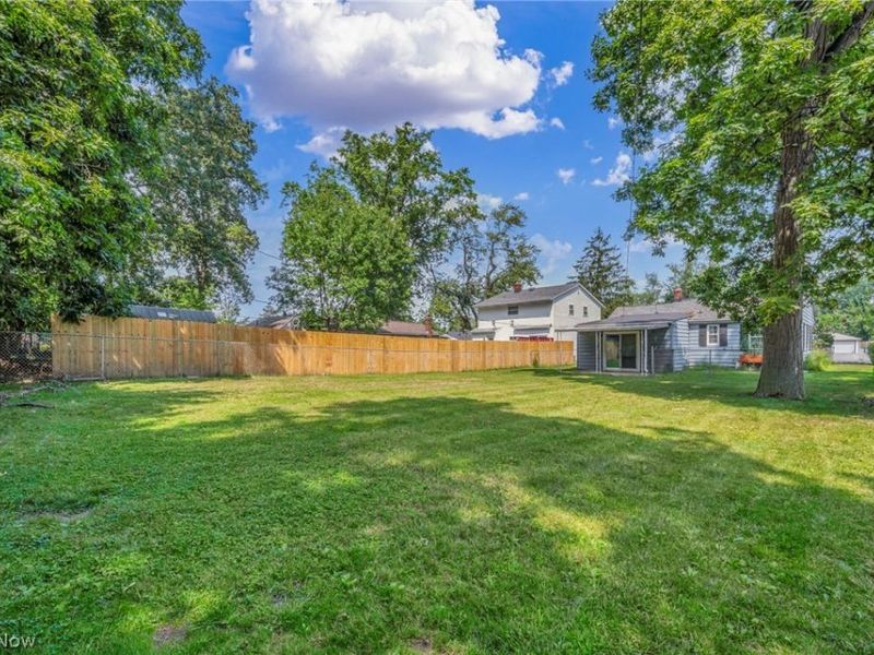 1002 E 331st Street, Eastlake, OH 44095 Photo 3