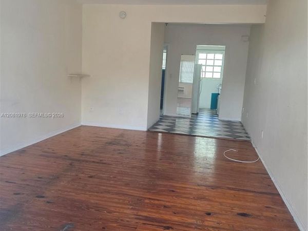 635 8th St, Unit 202, Miami Beach, FL 33139