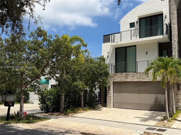 106 NE 16th Ter , Fort Lauderdale, FL 33301