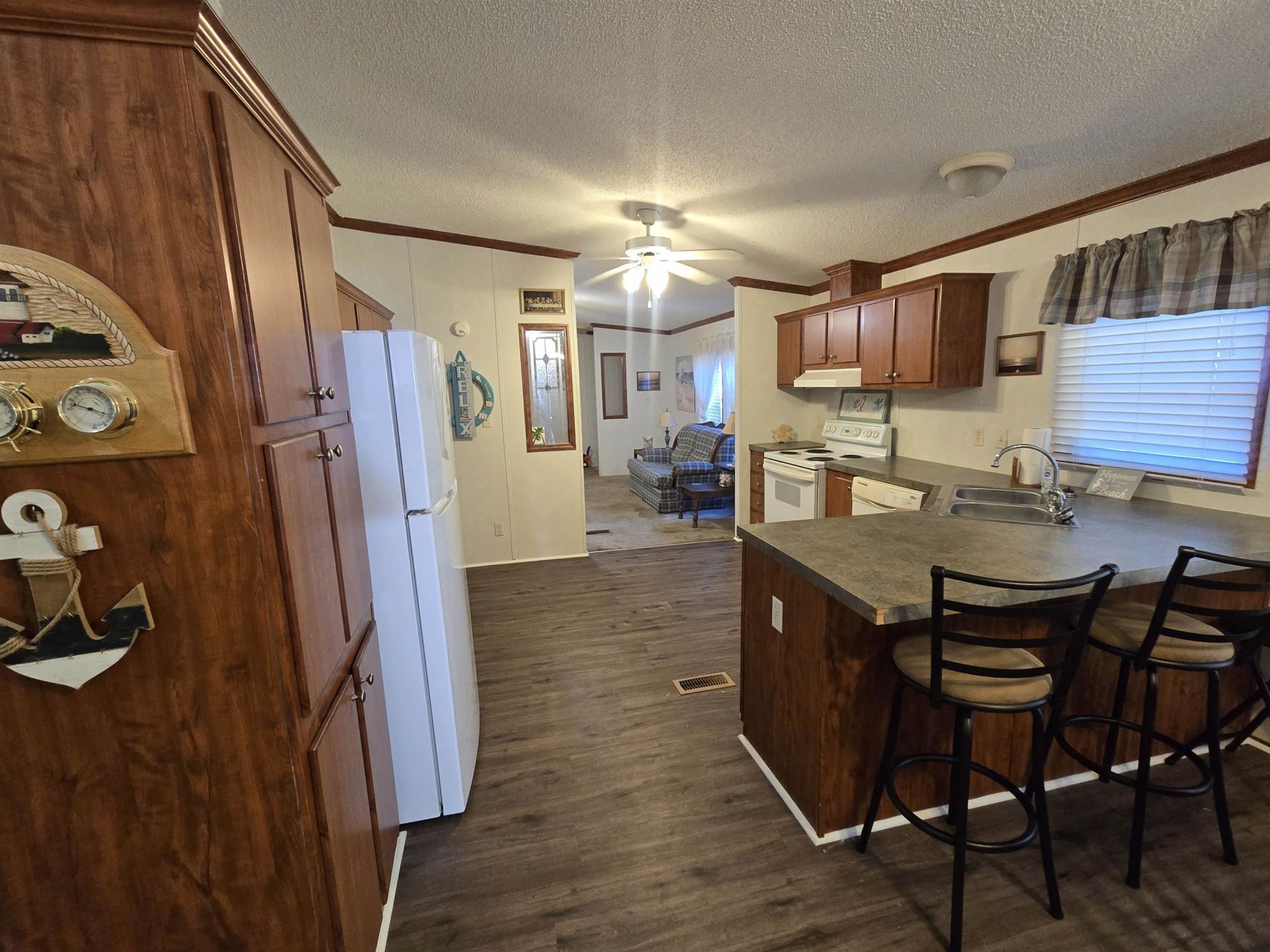 609 Live Oak Dr. Photo 10
