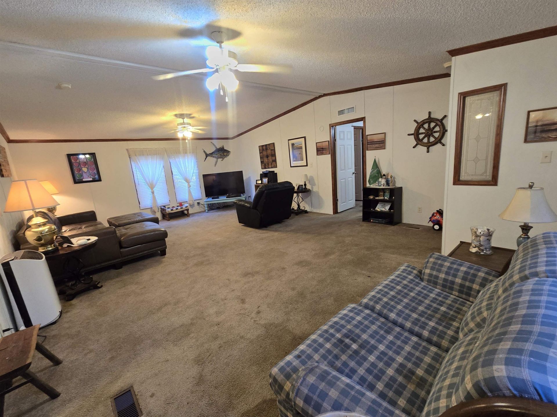 609 Live Oak Dr. Photo 6