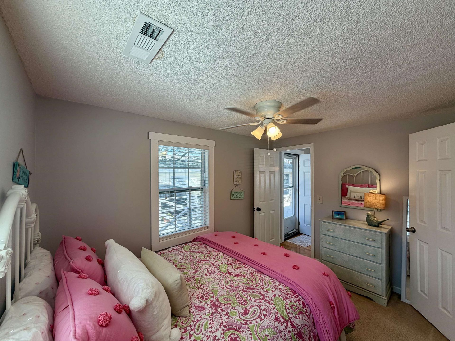 2014 Lark Dr. Photo 12