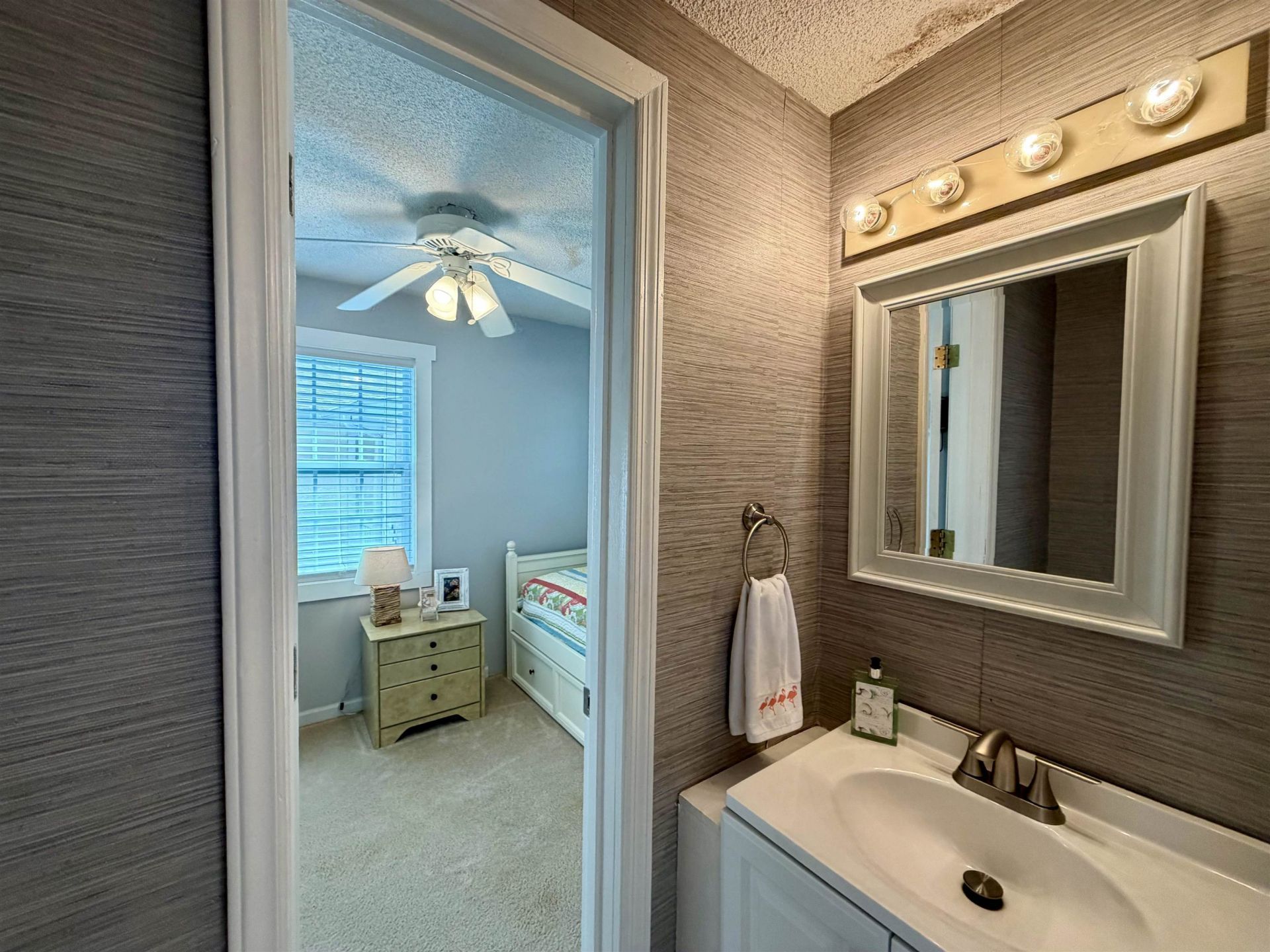 2014 Lark Dr. Photo 13