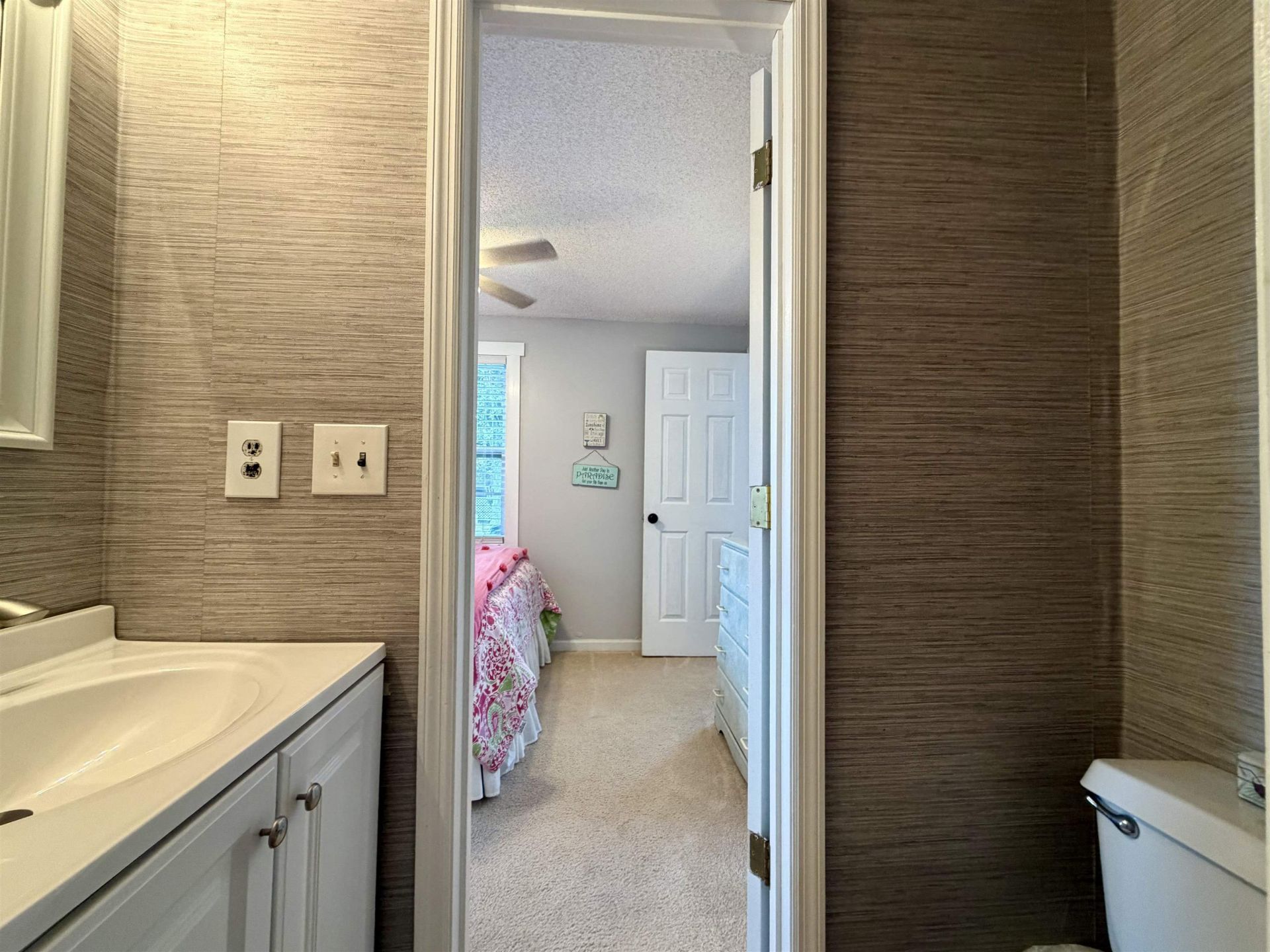 2014 Lark Dr. Photo 14