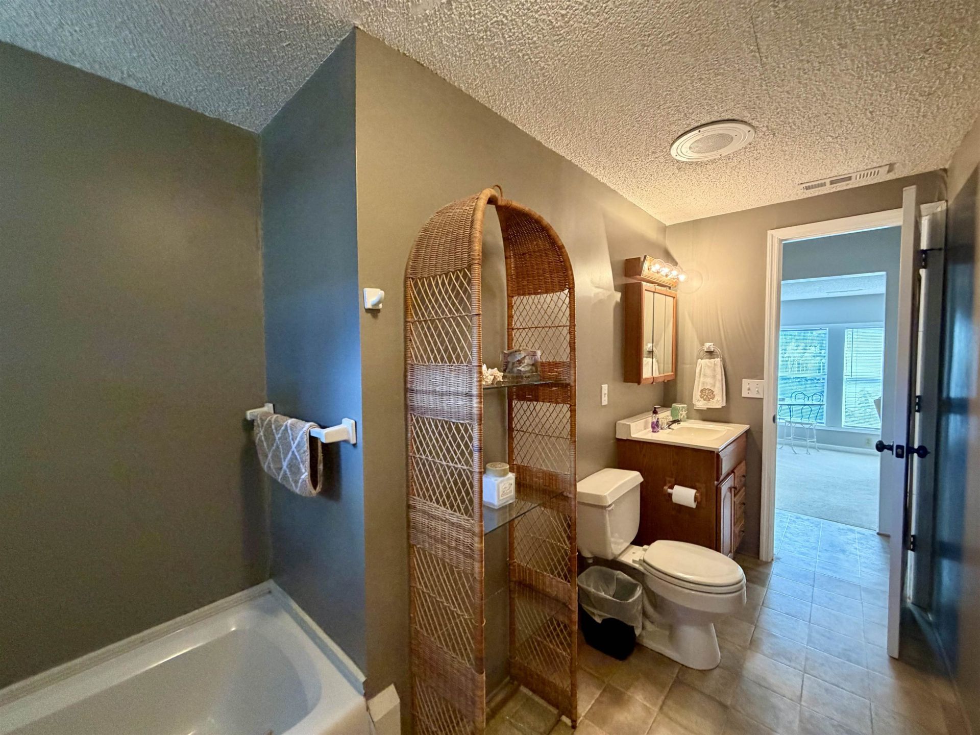 2014 Lark Dr. Photo 25