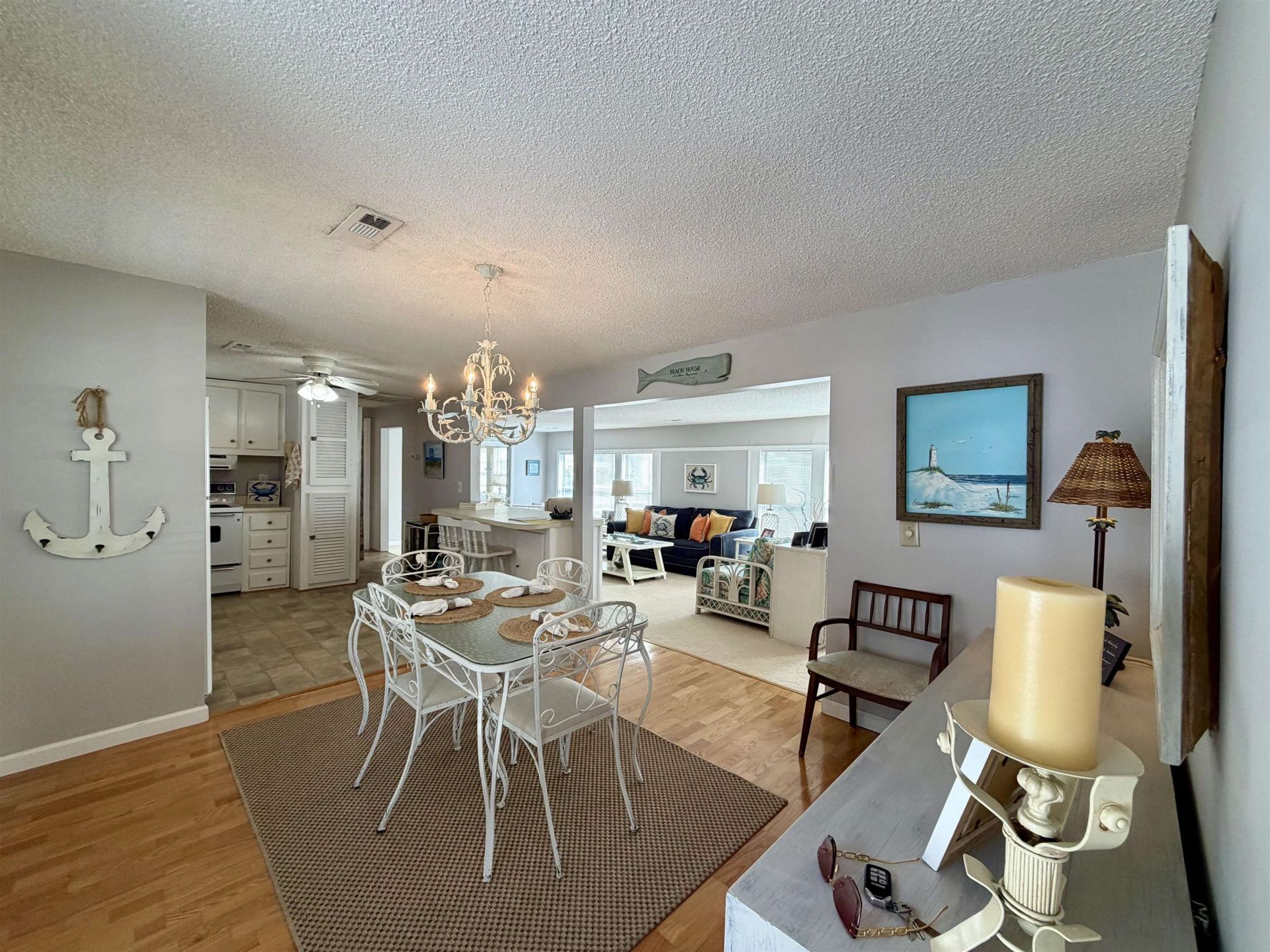 2014 Lark Dr. Photo 4