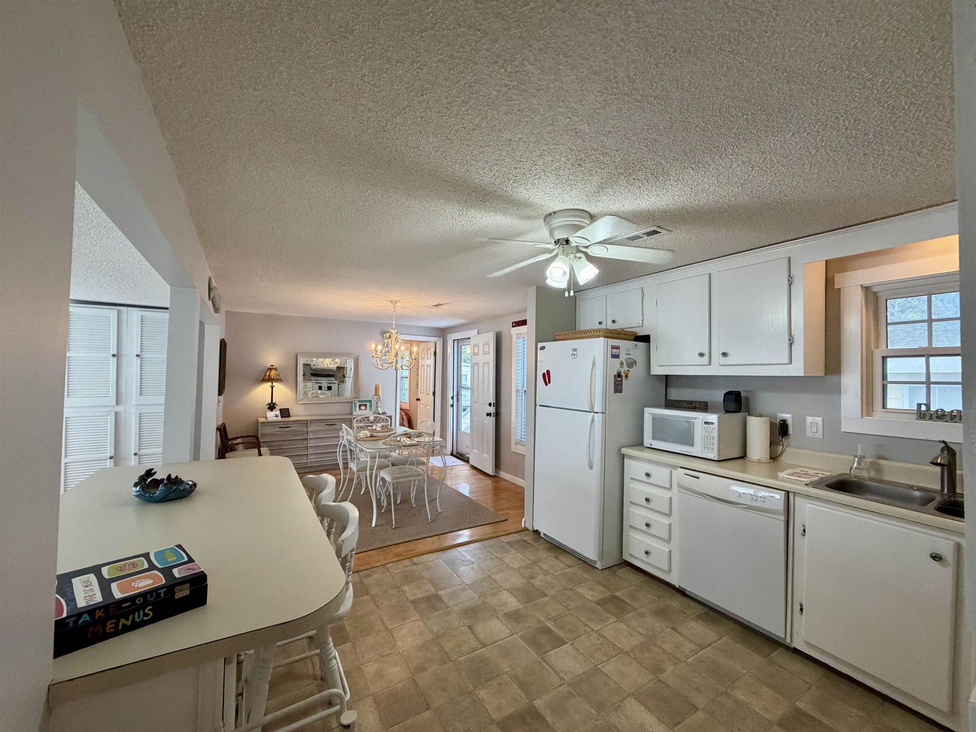 2014 Lark Dr. Photo 8