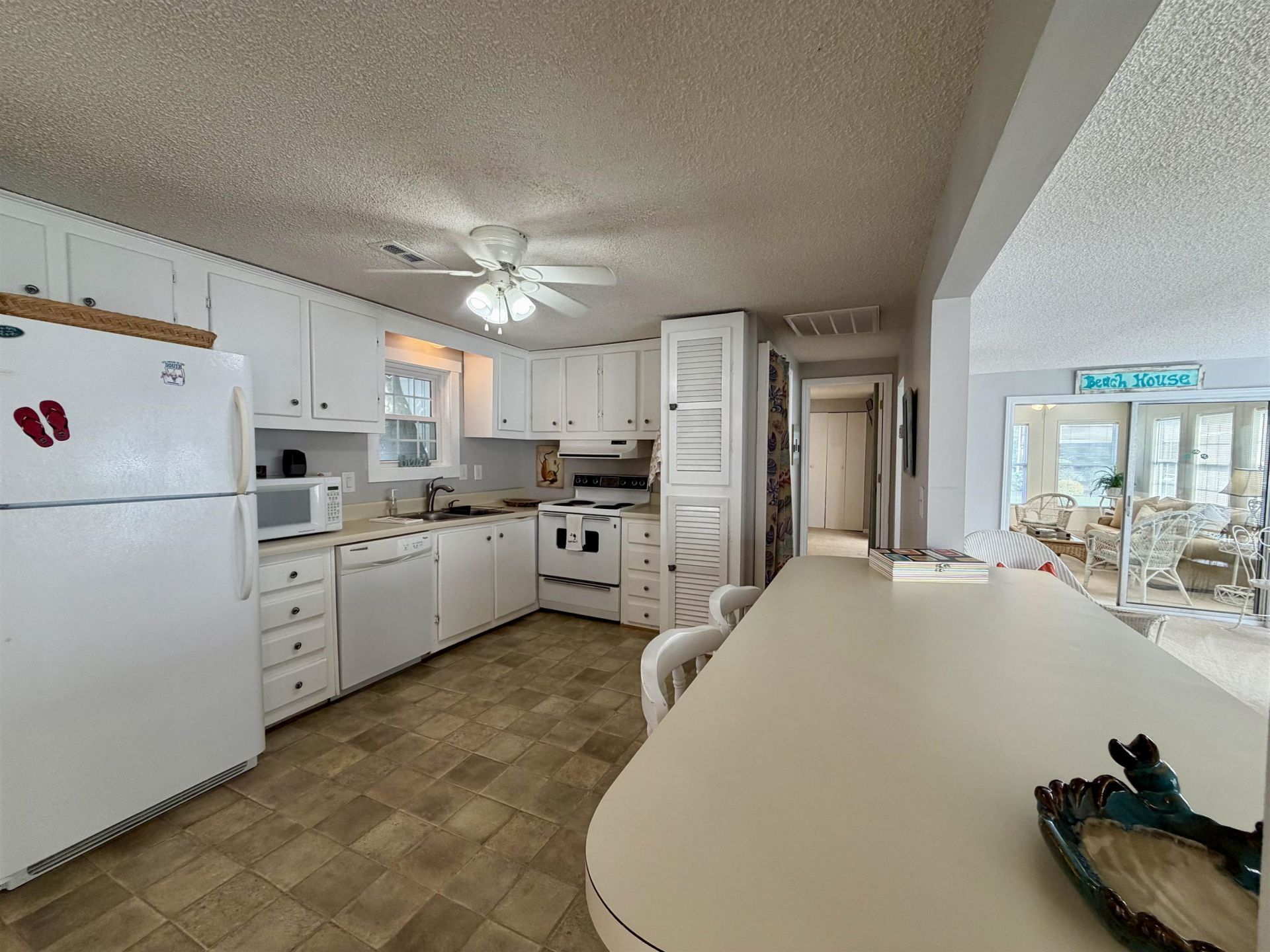 2014 Lark Dr. Photo 9