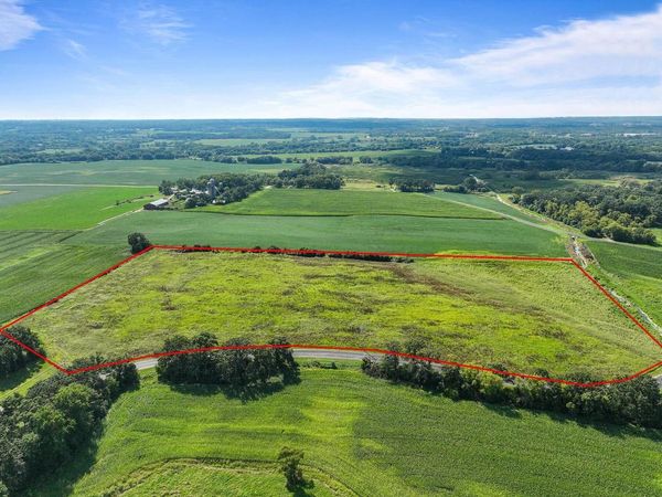 7201 WHEATLAND ROAD, Burlington, WI 53105