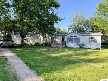 211 Pine Street, Bee, NE 68314